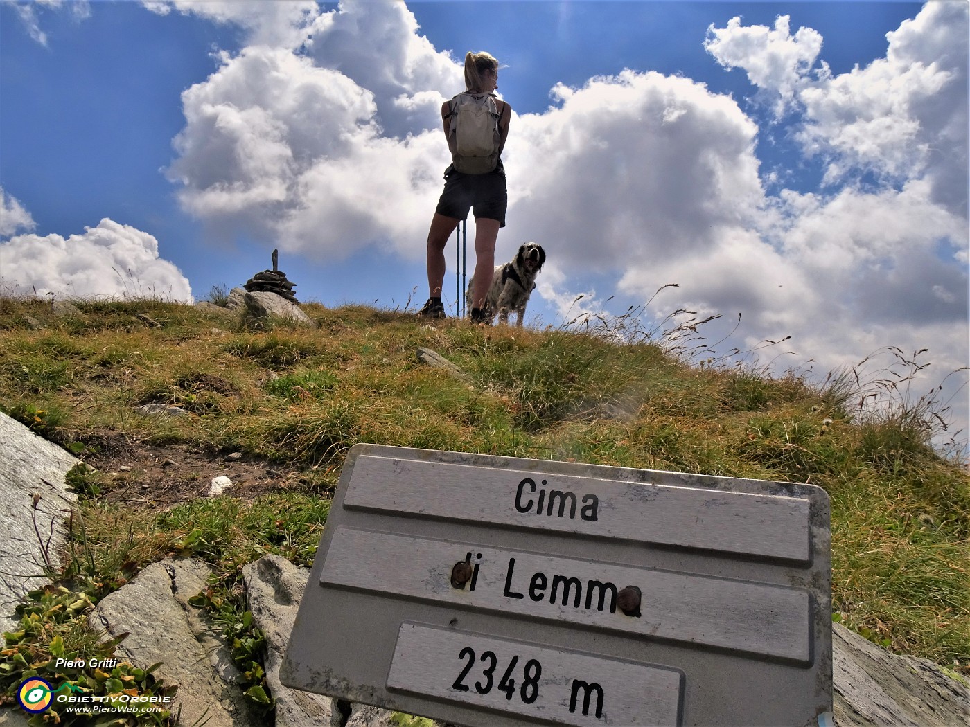 57 Katiuscia con Nina , la prima volta in Cima di Lemma !.JPG